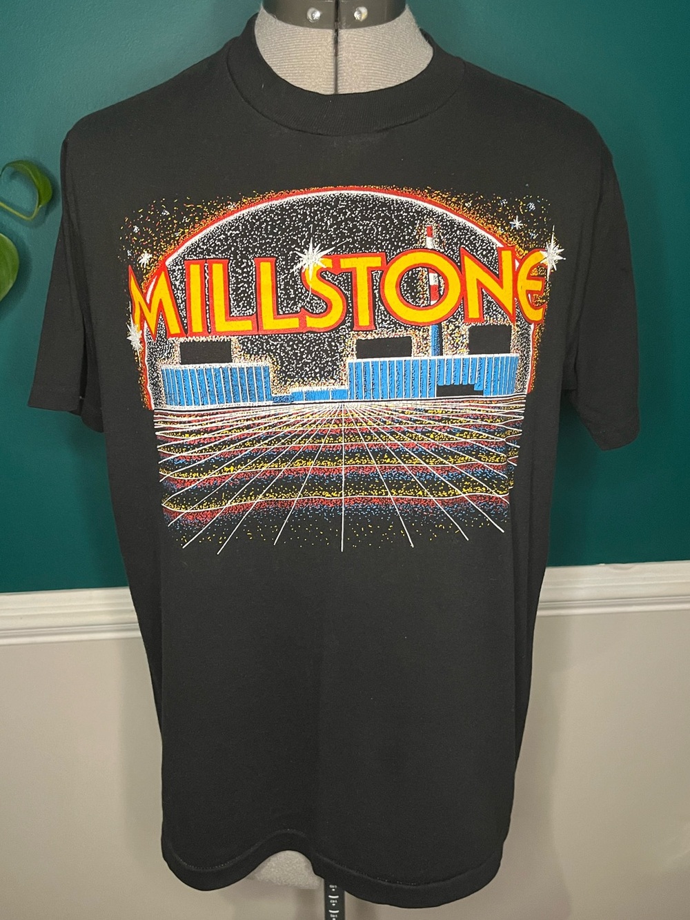 Vintage Millstone Graphic power pant Tee